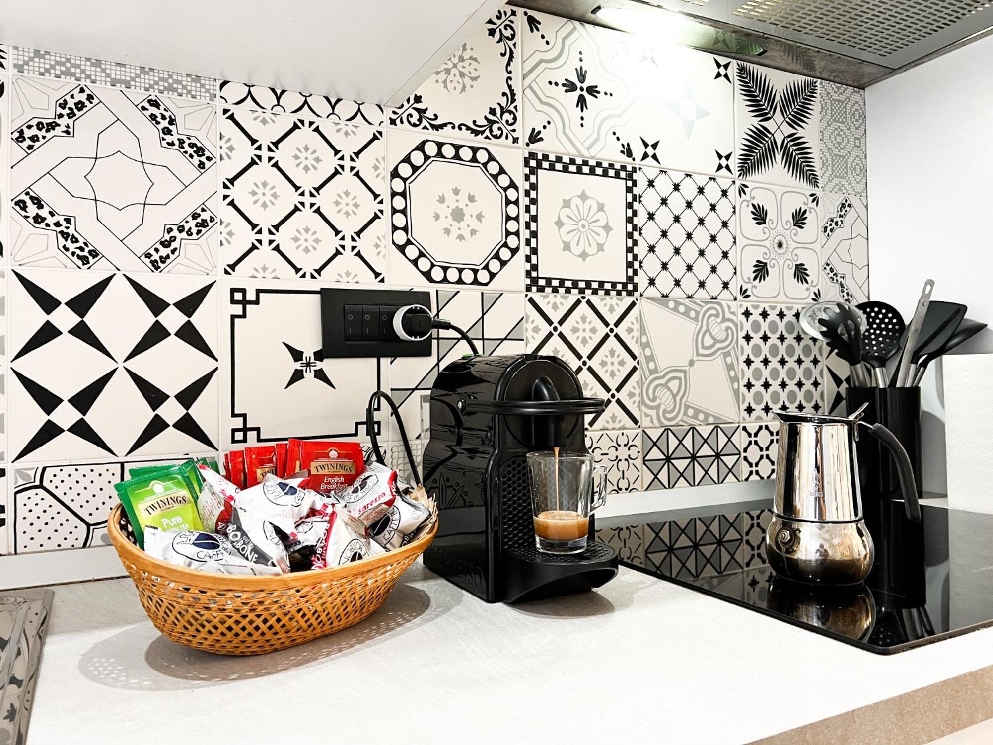 Unique House - 3 Bedrooms & 2 Bathrooms With 4 Beds - 100 Meters To The Metro A Roma Esterno foto